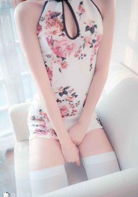 男生舔嘴唇的心理暗示_无广告免费播放高清电影